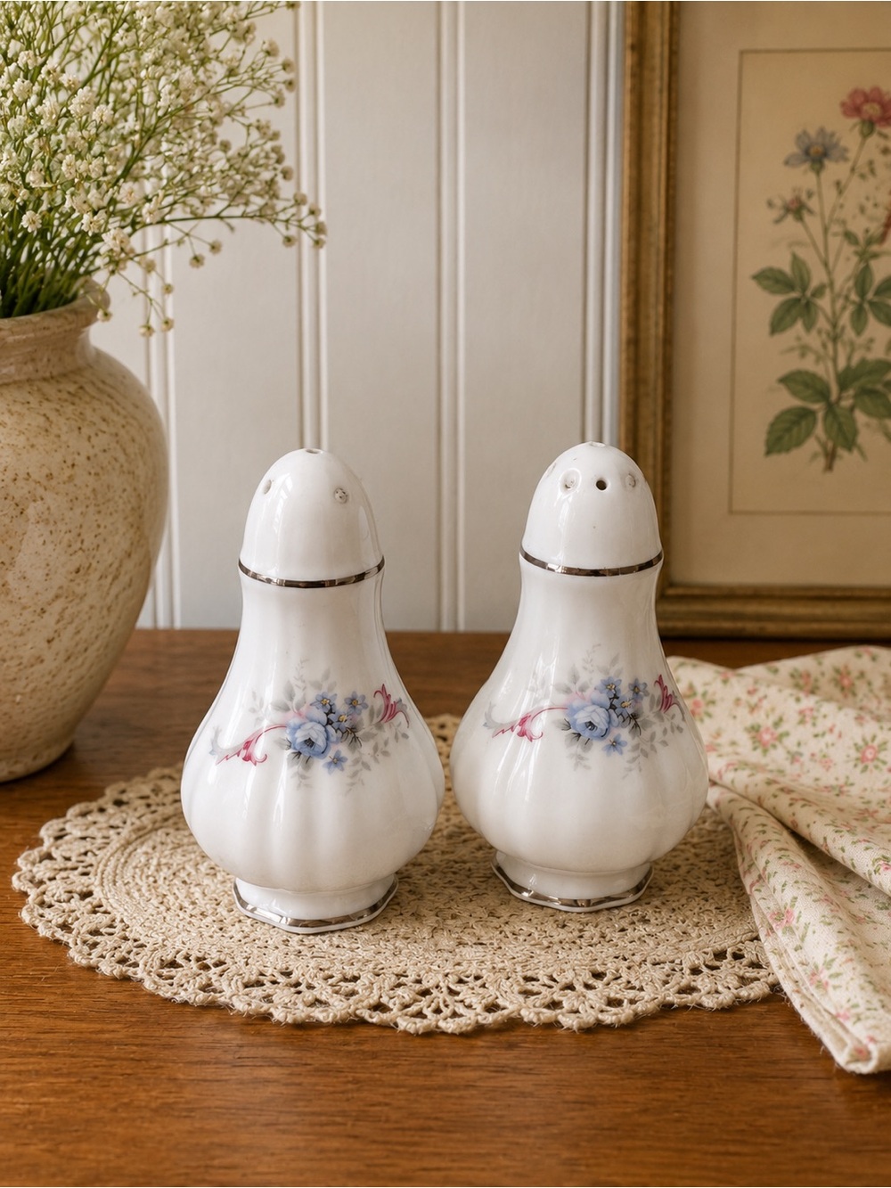 Paragon “Romance” Bone China Salt & Pepper Shakers – Made in England
